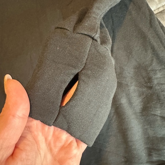 Offline by Aerie Women’s Black Pullover Hoodie Size XS - Picture 3 of 7